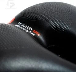 Voltano Fietszadel Met Gelpads - Zwart/Rood - Uitsparing - Zadelvering - Unisex - Incl. Gratis Zadelstrop -Winkel Voor Fietsbenodigdheden 1200x1136 6