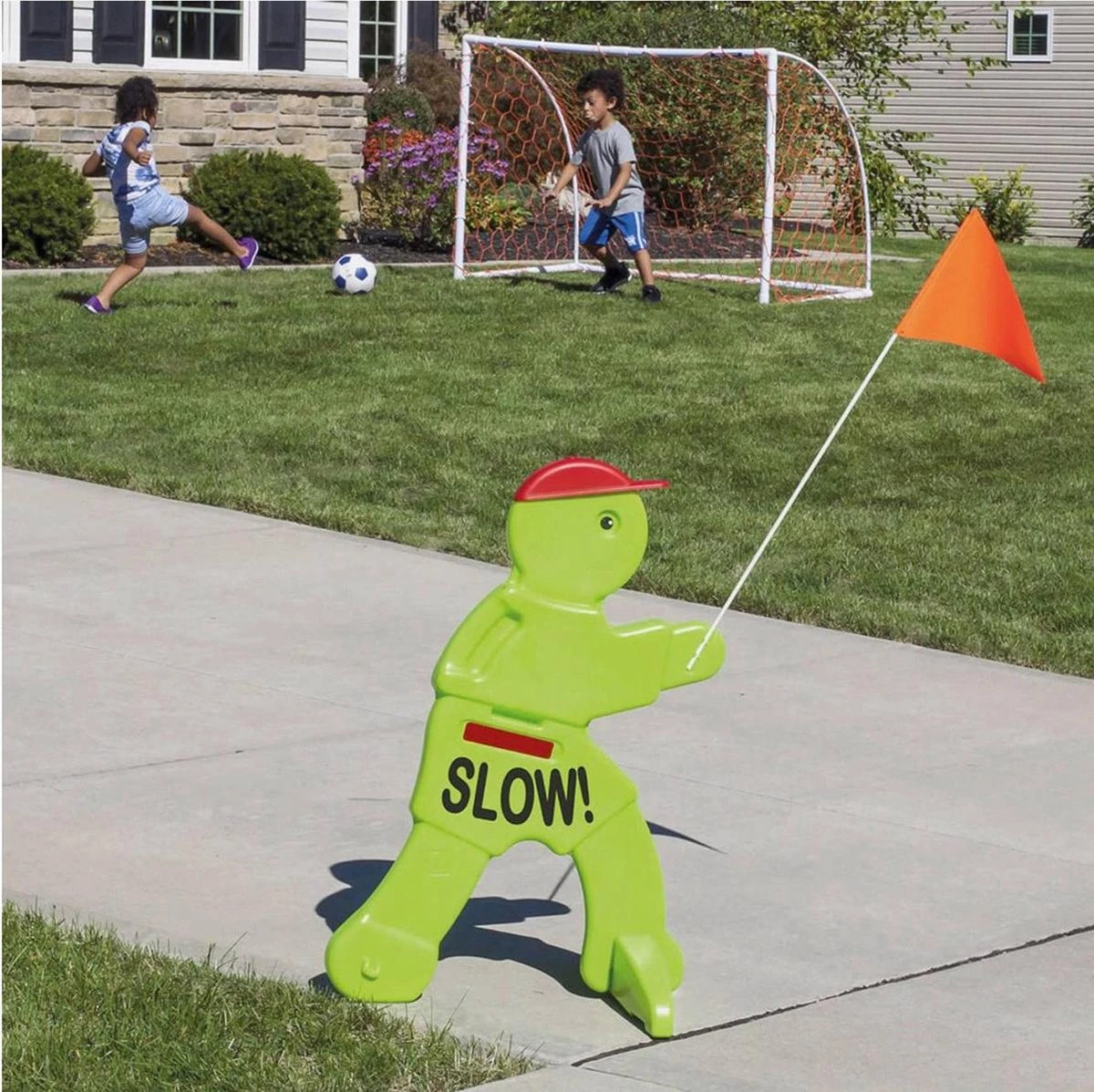 Victor Veilig Met Rode Waarschuwingsvlag - Verkeersmaatje / Verkeerspop In Fluoriserend Groen - Pas Op Spelende Kinderen Waarschuwingsbord Kid Alert 4 Victor Veilig Met Rode Waarschuwingsvlag - Verkeersmaatje / Verkeerspop In Fluoriserend Groen - Pas Op Spelende Kinderen Waarschuwingsbord Kid Alert - Afbeelding 2