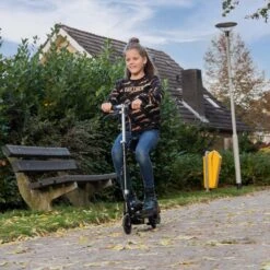 BluMill Elektrische Step – Voor Kinderen – Elektrische Step Met Zadel – Verstelbaar Stuur En Zadel – 12 Km / U – Max 70 Kg -Winkel Voor Fietsbenodigdheden 1200x1200 1235