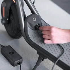 Ninebot By Segway KickScooter F25E - E-step - Actieradius: 25km - Snelheid: 25km/h - Officieel Benelux Model -Winkel Voor Fietsbenodigdheden 1200x1200 1242