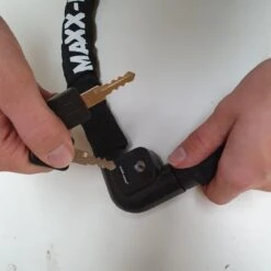 Maxx-Locks Bulls Kettingslot - Solid Pantserslot Uit Gehard Staal - Gebruik Slot Lock Motor Scooter Fiets Motorslot Scooterslot - Alternatief Voor Ketting Ringslot Cijferslot Kabelslot Beugelslot - Lengte 100CM Dikte 8MM - Zwart -Winkel Voor Fietsbenodigdheden 1200x1200 193