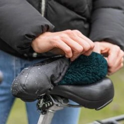 Sunny Bum Zadelhoes, Fietszadel Dames En Heren, Waterdicht En Comfortabel, Incl. Fietsslot En Veiligheidskabel, Dubbelzijdig Zadel Met Schapenvacht -Winkel Voor Fietsbenodigdheden 1200x1200 927