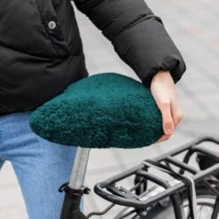 Sunny Bum Zadelhoes, Fietszadel Dames En Heren, Waterdicht En Comfortabel, Incl. Fietsslot En Veiligheidskabel, Dubbelzijdig Zadel Met Schapenvacht -Winkel Voor Fietsbenodigdheden 1200x1200 928