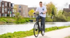 Amigo E-Vibe D1 - Elektrische Stadsfiets Voor Heren - Met 7 Versnellingen - Matgrijs -Winkel Voor Fietsbenodigdheden 1200x654