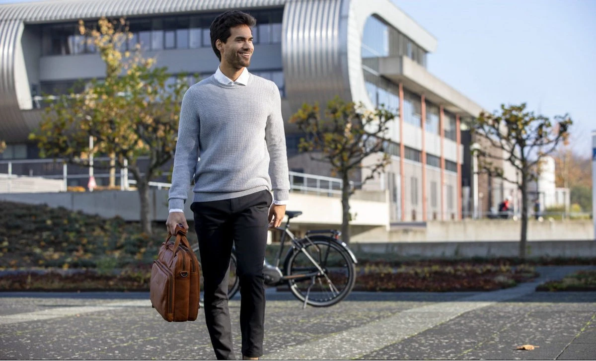 New Looxs Cali Laptoptas Fietstas - Leer - 15 Inch Laptopvak - 17 Liter - Cognac 6 New Looxs Cali Laptoptas Fietstas - Leer - 15 Inch Laptopvak - 17 Liter - Cognac - Afbeelding 4