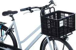 Basil Fietskrat M MIK - Medium - 29,5 Liter - Zwart -Winkel Voor Fietsbenodigdheden 1200x784 3