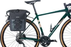 Basil Navigator Enkele Fietstas - M - 12-15 Liter - Waterdicht - Zwart -Winkel Voor Fietsbenodigdheden 1200x796 2