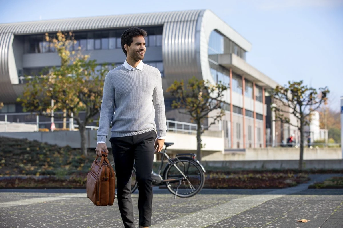 New Looxs Cali Laptoptas Fietstas - Leer - 15 Inch Laptopvak - 17 Liter - Cognac 9 New Looxs Cali Laptoptas Fietstas - Leer - 15 Inch Laptopvak - 17 Liter - Cognac - Afbeelding 7