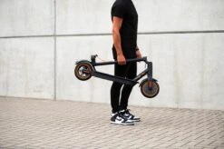 IZINQ PRO250 - Elektrische Step - Topsnelheid 30 Km/u - 30/35 Km Actieradius - 8.5" Luchtbanden - Lithium 7.8Ah 36V Accu - Wit/Oranje - Electric Scooter - Volwassenen En Kinderen - Met App -Winkel Voor Fietsbenodigdheden 1200x799 58