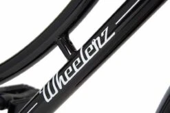 Wheelerz.nl Omafiets 28 Inch Zwart Met Voordrager -Winkel Voor Fietsbenodigdheden 1200x800 74