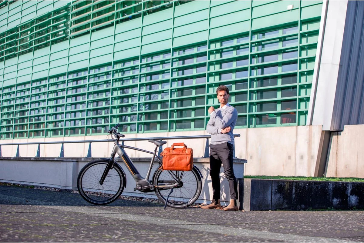 New Looxs Cali Laptoptas Fietstas - Leer - 15 Inch Laptopvak - 17 Liter - Cognac 12 New Looxs Cali Laptoptas Fietstas - Leer - 15 Inch Laptopvak - 17 Liter - Cognac - Afbeelding 10