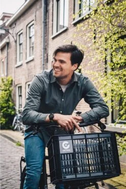 Cortina Dubai - Fietskrat - Zwart - 33 Liter -Winkel Voor Fietsbenodigdheden 803x1200