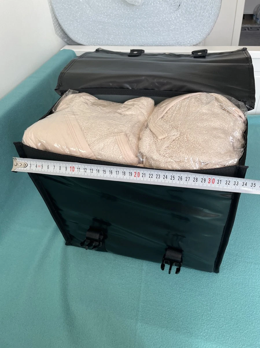 BayNL- Waterdicht - Dubbele - Bisonyl - Fietstas- Reflectoren - Grijs En Rood – 34cmX16.2cmX32cm=35 Liter 21 BayNL- Waterdicht - Dubbele - Bisonyl - Fietstas- Reflectoren - Grijs En Rood – 34cmX16.2cmX32cm=35 Liter - Afbeelding 19